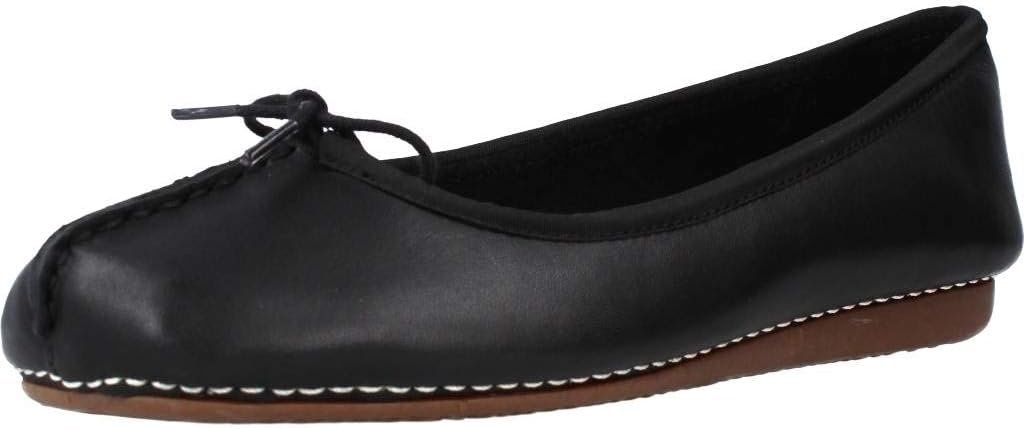 Clarks Freckle Ice leather flats in black for women